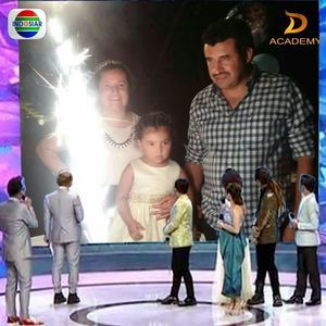 Meet your Posher, Claudia